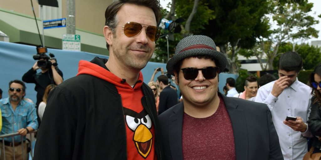 Jason Sudeikis and Josh Gad
