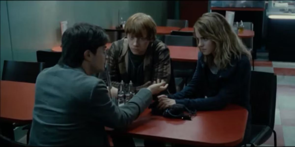 Harry Potter And The Deathly Hallows: Part 1 Promotes Daniel's Stage Play Equus
